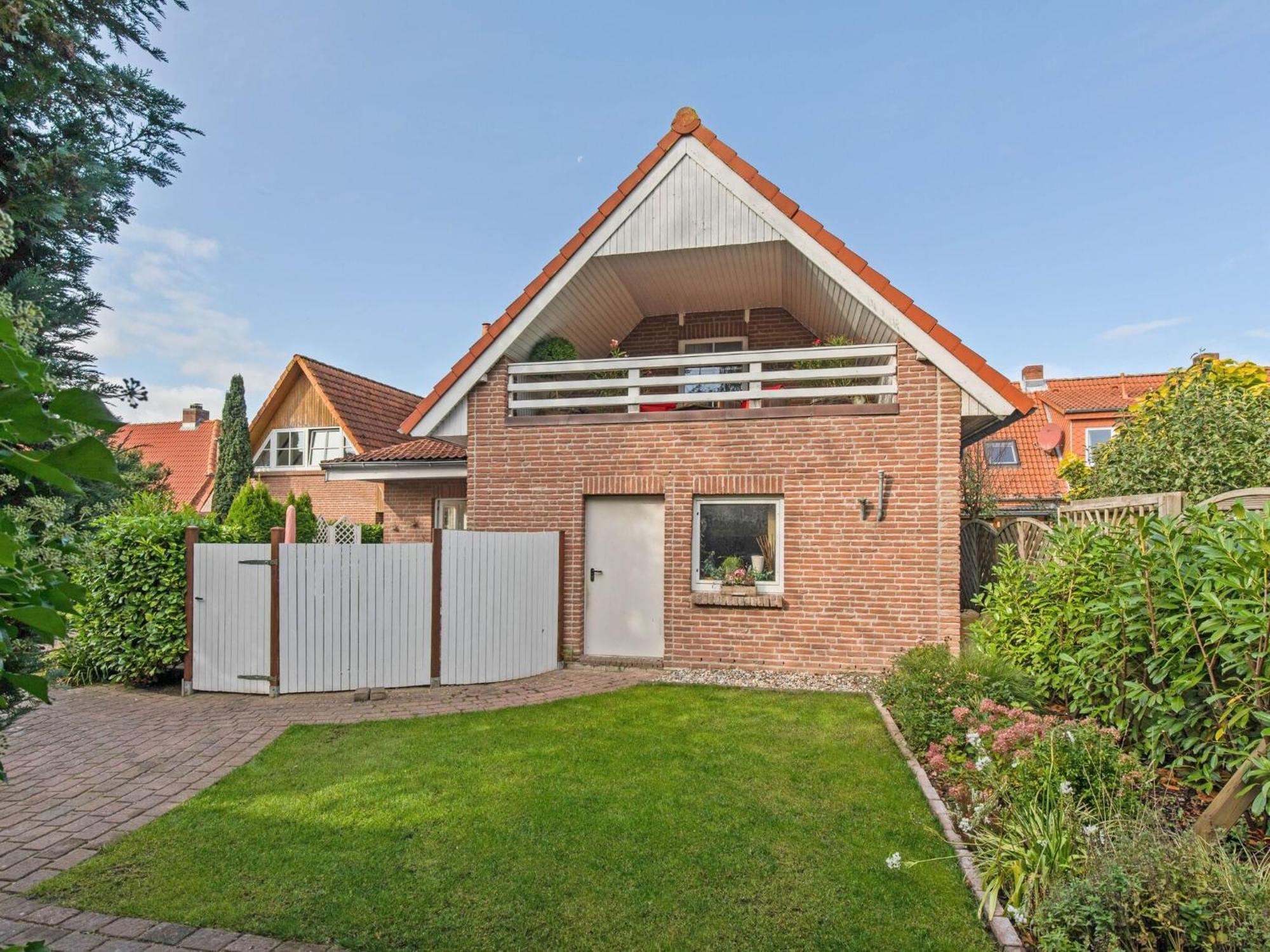 Enticing Holiday Home In Oldenburg With Garden Near Sea Dannau Esterno foto