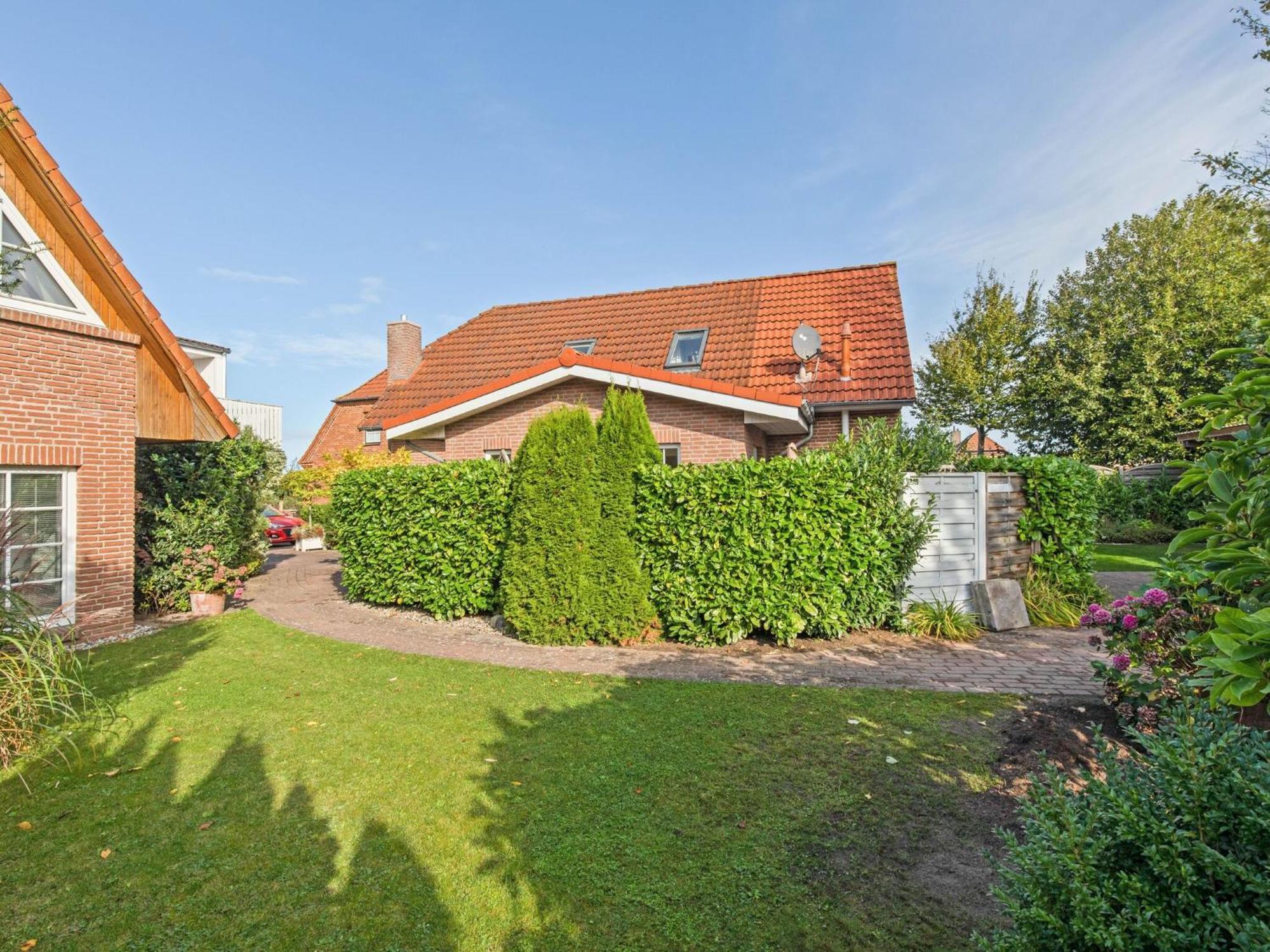 Enticing Holiday Home In Oldenburg With Garden Near Sea Dannau Esterno foto