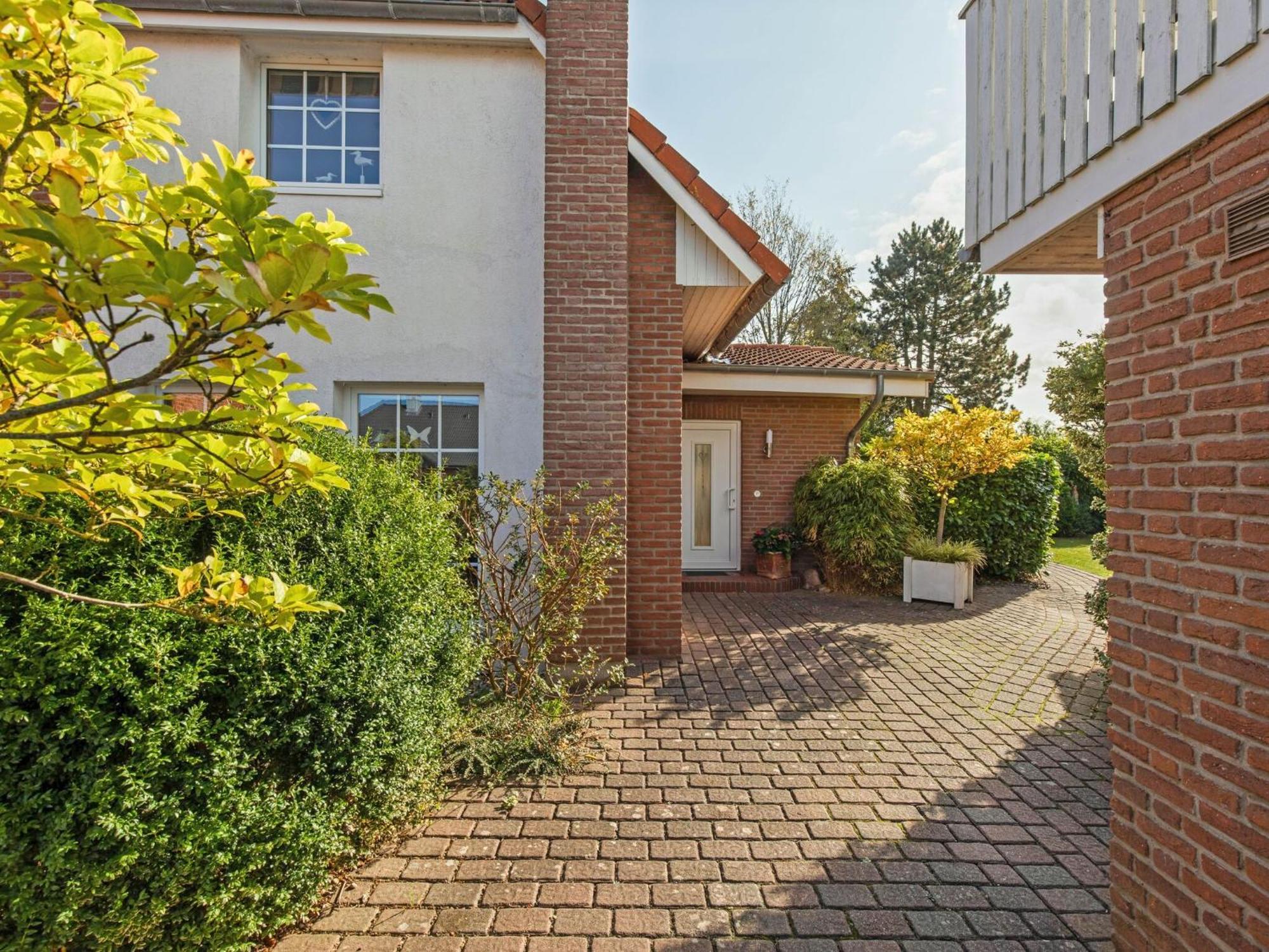 Enticing Holiday Home In Oldenburg With Garden Near Sea Dannau Esterno foto
