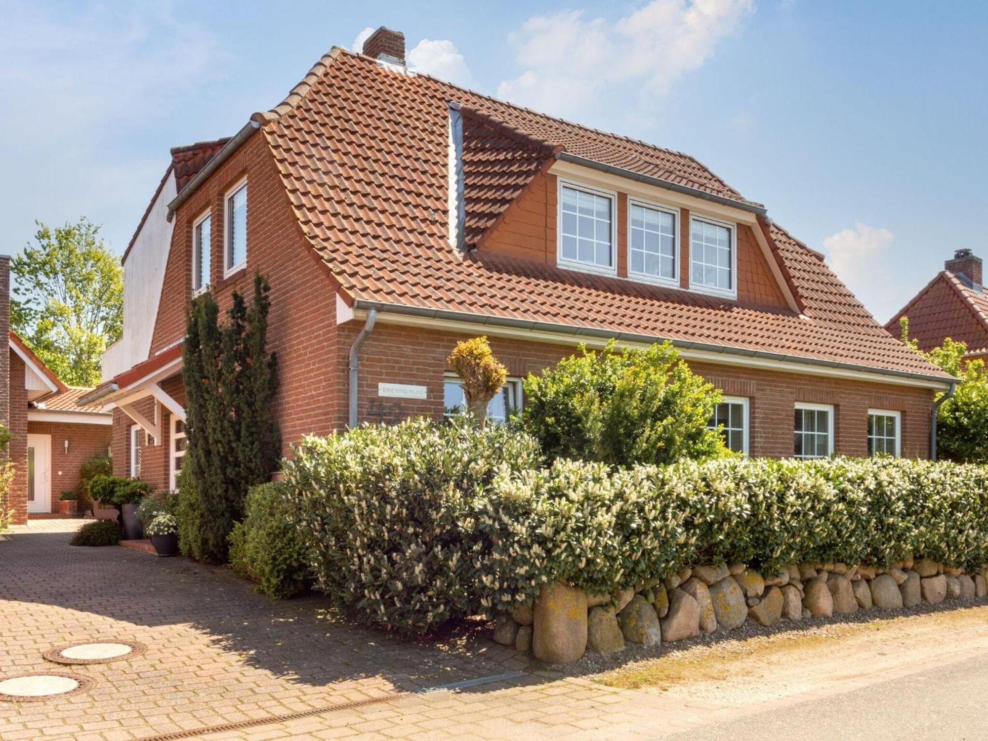 Enticing Holiday Home In Oldenburg With Garden Near Sea Dannau Esterno foto