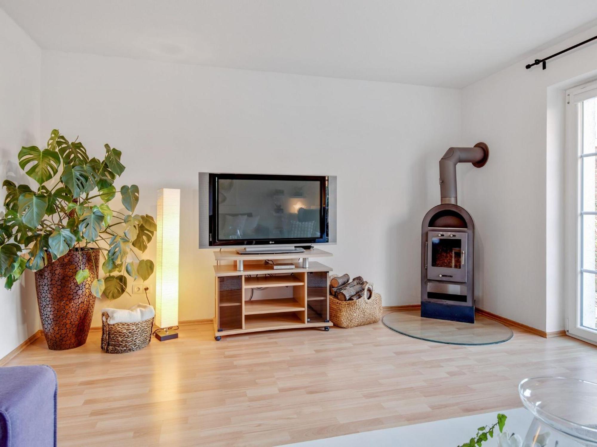 Enticing Holiday Home In Oldenburg With Garden Near Sea Dannau Esterno foto