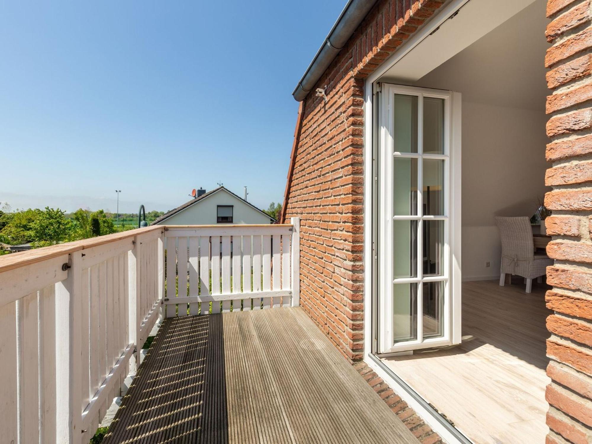 Enticing Holiday Home In Oldenburg With Garden Near Sea Dannau Esterno foto